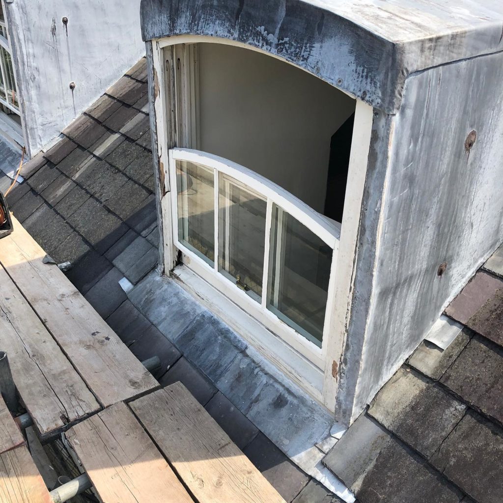 Dormer sash window