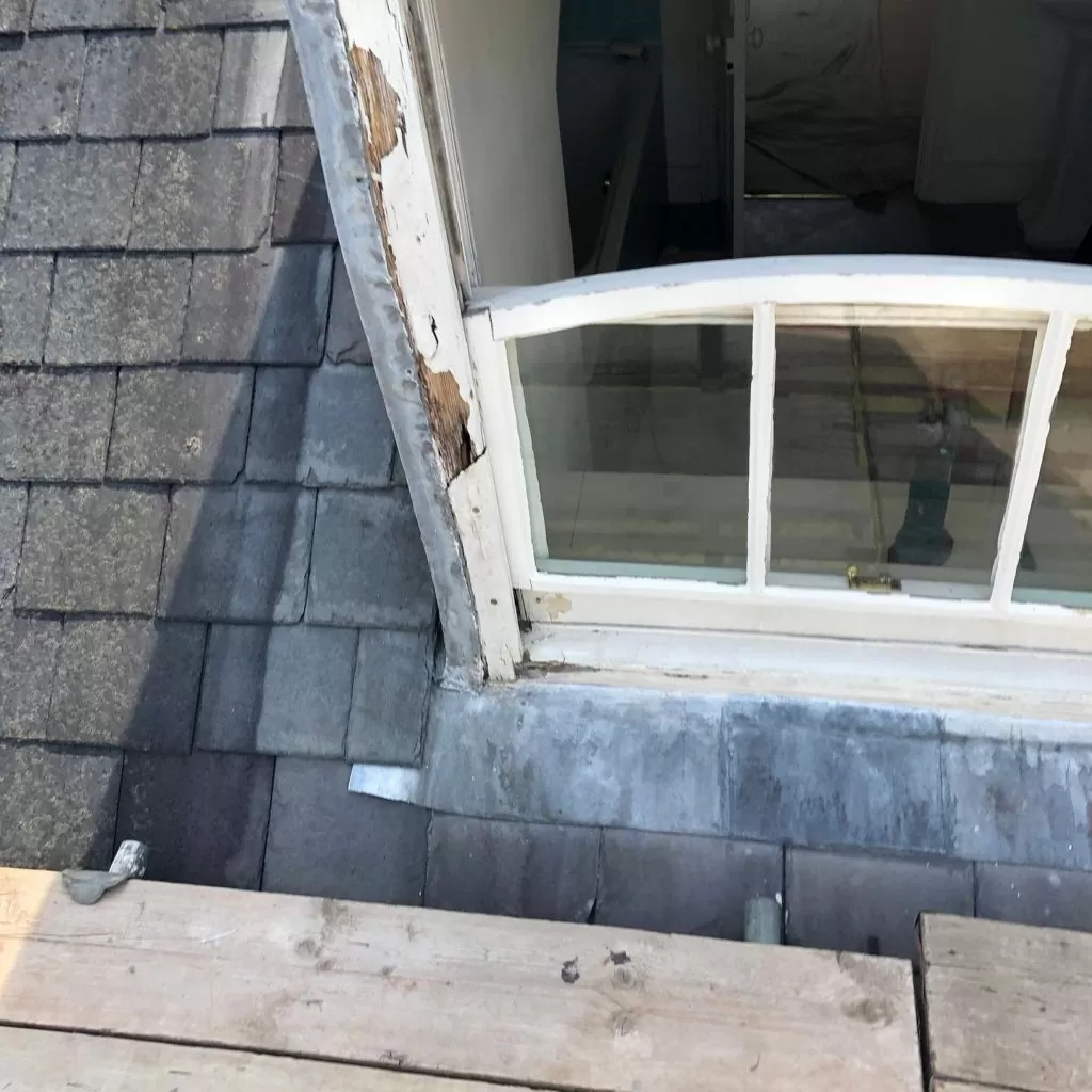 Dormer sash window