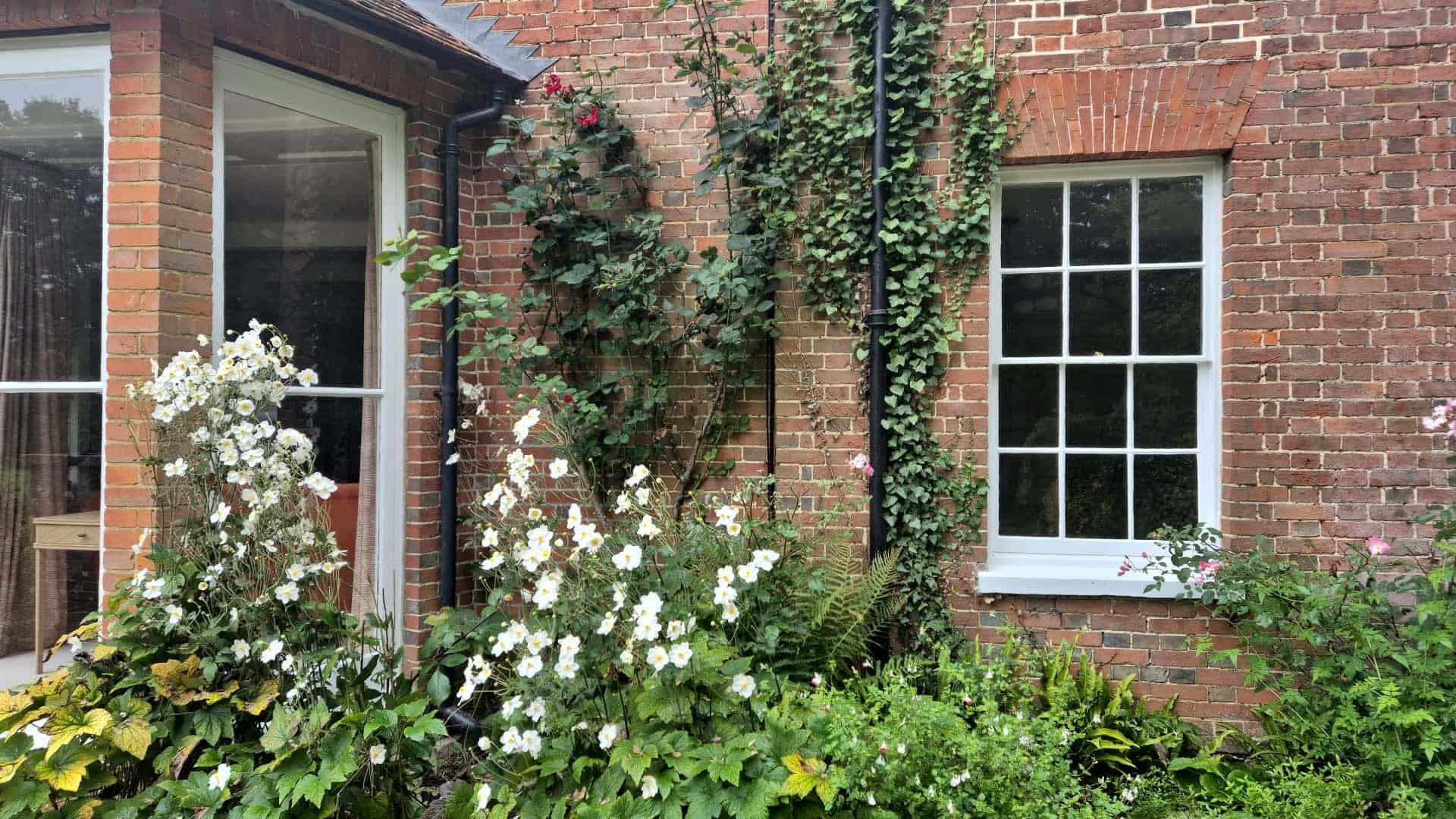 Exterior sash windows